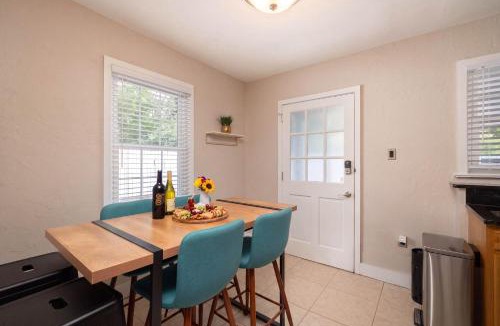 Pleasant Street House | The Landing on 3rd - Walk to UF & Downtown, Pets