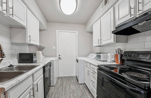 North Arlington Apartment | The Landry 187 | Spacious and Cozy 1 Bedroom 1bth