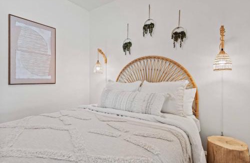 Holly Heights House | The Luxe Bohemian Coastal Haven