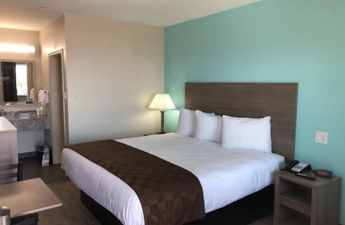 San Jacinto Hotel | The Mariner
