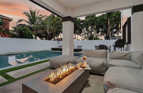 Ludlam House | The Miami Villa Star Wars Game Room Golf, Pool