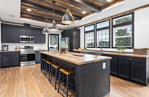 Voth House | The Mill House With Hot Tub