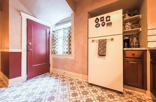 Kansas City House | The Nook - Walk to KC streetcar, Nelson & Plaza!