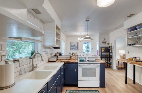 Holly Hill House | The Perfect Blend of Festivity and Serenity