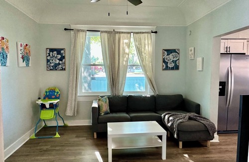 East Tampa House | The perfect bungalow retreat!