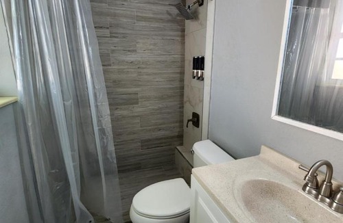 Ives Estates Apartment | The Perfect Vacation Getaway !