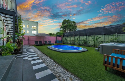 East Little Havana House | The Pink Palm | Little Havana | Pool & Hot Tub