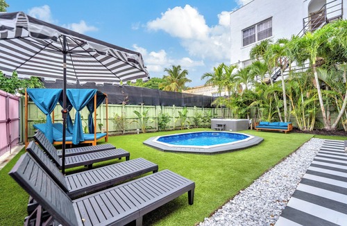 East Little Havana House | The Pink Palm | Little Havana | Pool & Hot Tub