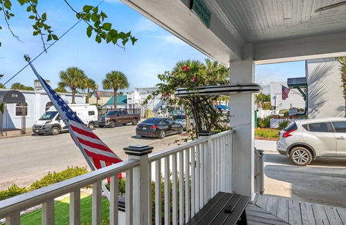 Fort Pierce House | The Porch at Fort Pierce