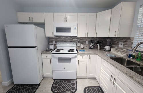 Dunnellon Villa | The Relaxing Villa/Kayaks + River tubes included/Rainbow River