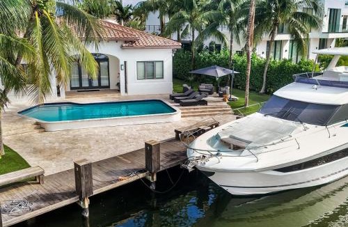 Nurmi Isles Villa | The Rendez-Vous Villa Waterfront