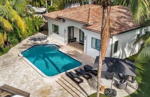 Nurmi Isles Villa | The Rendez-Vous Villa Waterfront