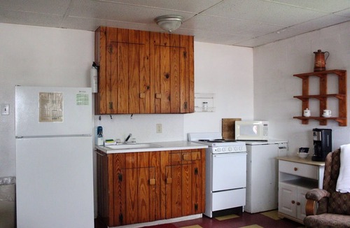 Kingsland Cabin | The River: Pet-Friendly Lakefront Pool Fast WiFi