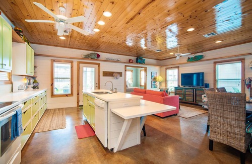 Port Aransas House | The Rtiz Tarpon | Porch Vibes + Beach Days