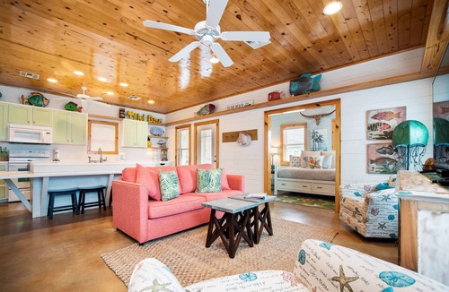 Port Aransas House | The Rtiz Tarpon | Porch Vibes + Beach Days