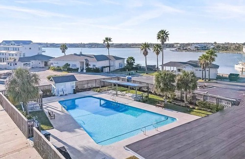 Key Allegro House | The Sail House: Key Allegro Island+ Private Community Pool