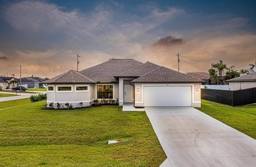 Mariner Villa | The Salty Cape -Newly Constructed Private Pool Home