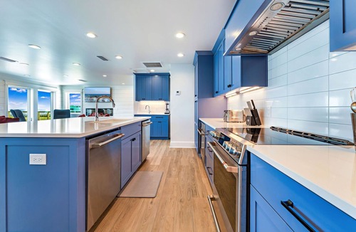East End House | The Salty Pickle - Beach front access, Pickleball Court, Pool, Hot Tub!