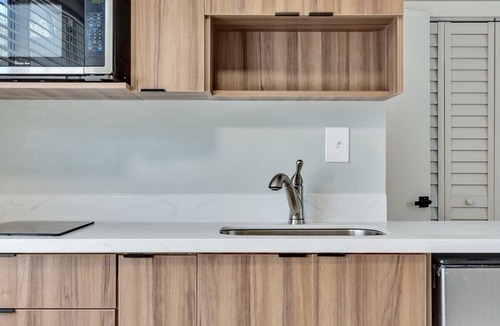 North Beach Apartment | The Shell on Walnut Studio With Bath Hollywood Beach Free Parking