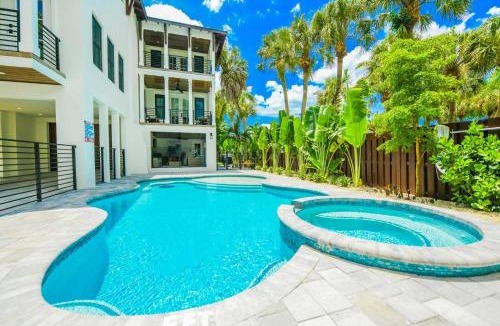 Saint Armands Key House | The Shore House