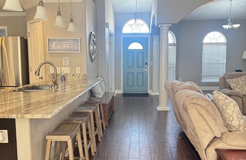 Northwest Pensacola House | The Spacious Stay in a Tranquil Cul-de-Sac