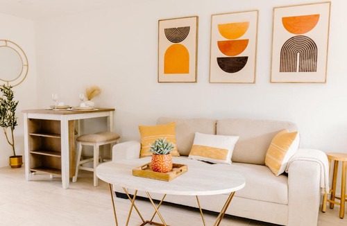 Naples Park Apartment | The Studio! Comfort, Quality, walk to beaches, fully equipped Studio