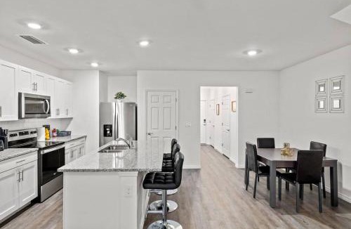 Rural Estates House | The Sunny Serenity Townhome