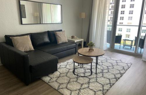 Hollywood South Central Beach Apartment | The Tides! On the beach, Sea view!