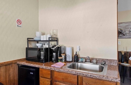 Waco Cabin | The Tui at Nicole Creek Cabins