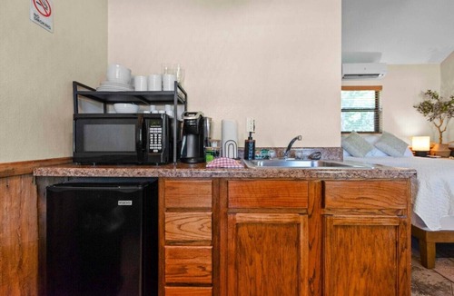 Waco Cabin | The Tui at Nicole Creek Cabins
