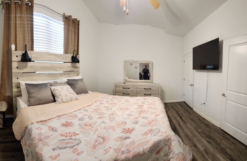 Doctors Inlet Apartment | The Ultimate Escape Luxury Apartment sleeps 4