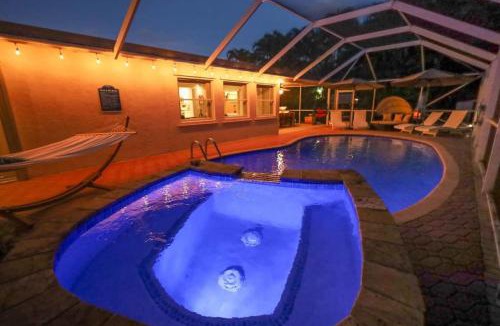 Greenacres Villa | The Utopia Resort Dream Pool BBQ Outdoor Dining