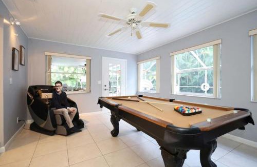 Greenacres Villa | The Utopia Resort Dream Pool BBQ Outdoor Dining