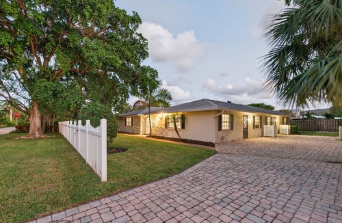 Tropic Isle Apartment | The Wave - 2 miles to Atlantic Ave- Steps from the Beach