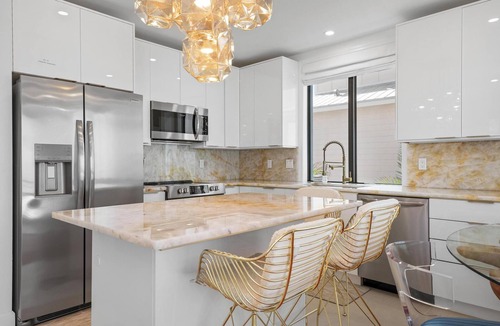 Ilexhurst House | The Wave by Beach Boutique Rentals