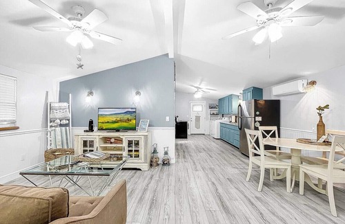 Odessa House | The Weekender- Lake Access, Bikes, Outdoor Living