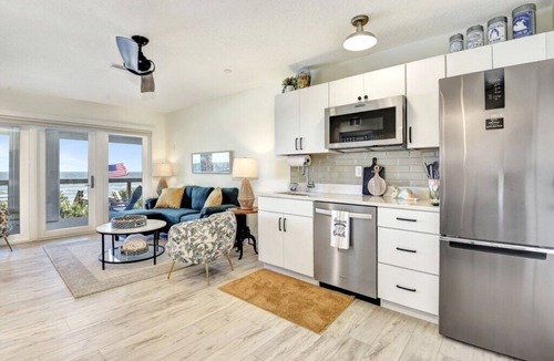 Painters Hill House | The White House on Flagler Beach - All