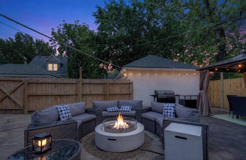Kansas City House | Theater Room Fire Pit + Grill Sleeps 16