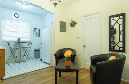 South Pointe Apartment | This comfortable Studio setup features 2 queen beds, fast WiFi, and the rare perk of FREE parking. A great home base for enjoying Miami, plus stay in the heart of South Beach’s coveted SoFi neighborhood—a short walk to the sand.