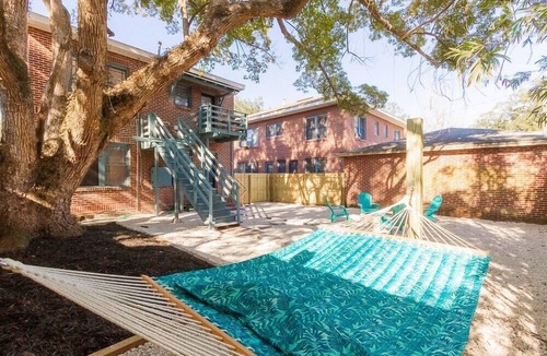 Riverside Apartment | This duplex is a 2 bedroom(s), 1 bathrooms, located in Jacksonville, FL.
