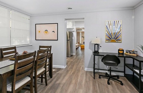 Lakeshore South House | This house is a 2 bedroom(s), 1 bathrooms, located in Jacksonville, FL.