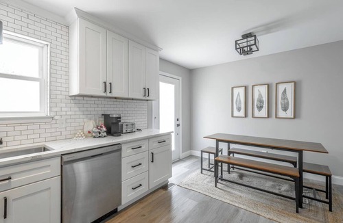 East Brainerd House | This house is a 3 bedroom(s), 1.5 bathrooms, located in Chattanooga, TN.