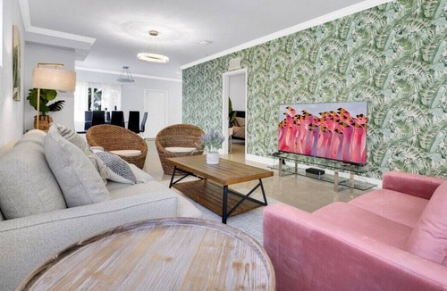 East Little Havana House | This house is a 6 bedroom(s), 3 bathrooms, located in Miami, FL.