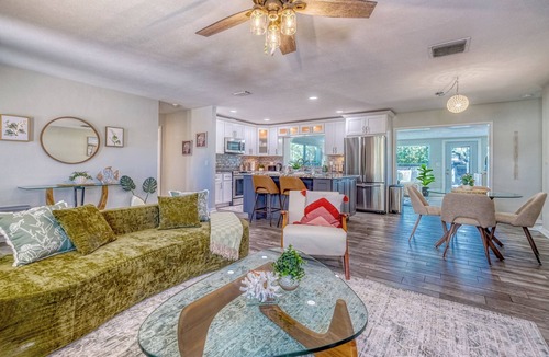 Seminole House | Three Bedroom/Two Bath Heated Pool Home