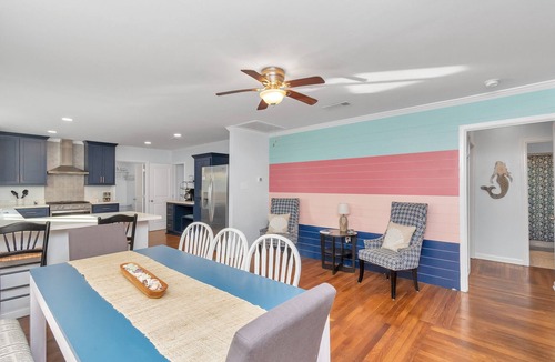 Galveston House | Three Bungalows to Spread out for Large Group or Family