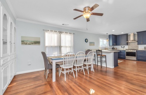 Galveston House | Three Bungalows to Spread out for Large Group or Family