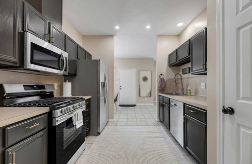 College Station House | TikTok: Walk to Texas A&M Campus, Sleep 8, 3BR/3BA