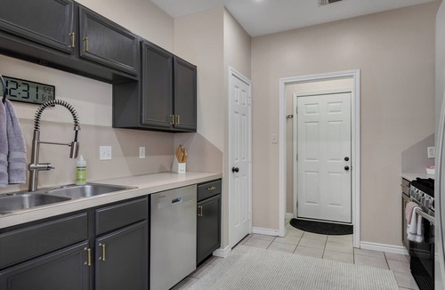 College Station House | TikTok: Walk to Texas A&M Campus, Sleep 8, 3BR/3BA