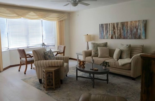 Wright House | Timeless Charm Awaits – 3BR Vintage-Style Home for 6