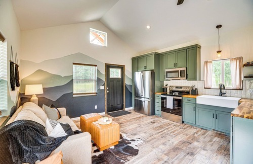 Lake George Apartment | Tiny Glamping Cabin: 2 Mi to Eleven Mile Reservoir